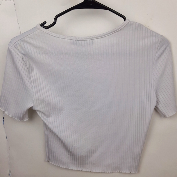 Prettylittlething Croptop - Picture 2 of 3